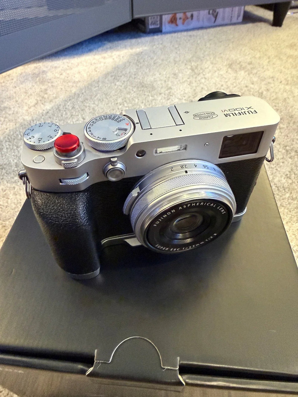 Fujifilm X100VI Camera (SILVER) - Lots of accessories - USED and working great!